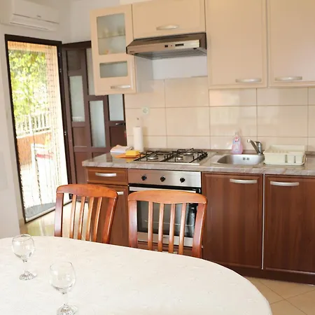 Basina 12420b Vrboska